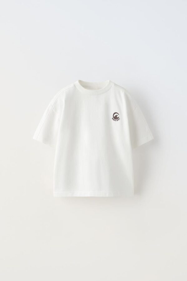 Camiseta Blanca con Detalle Minimalista zara