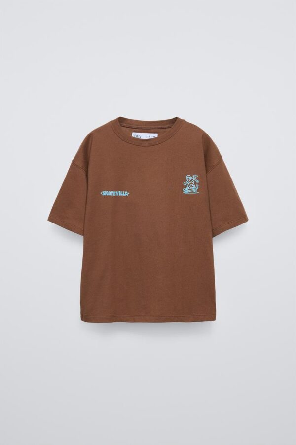 Camiseta de manga corta estilo skate zara